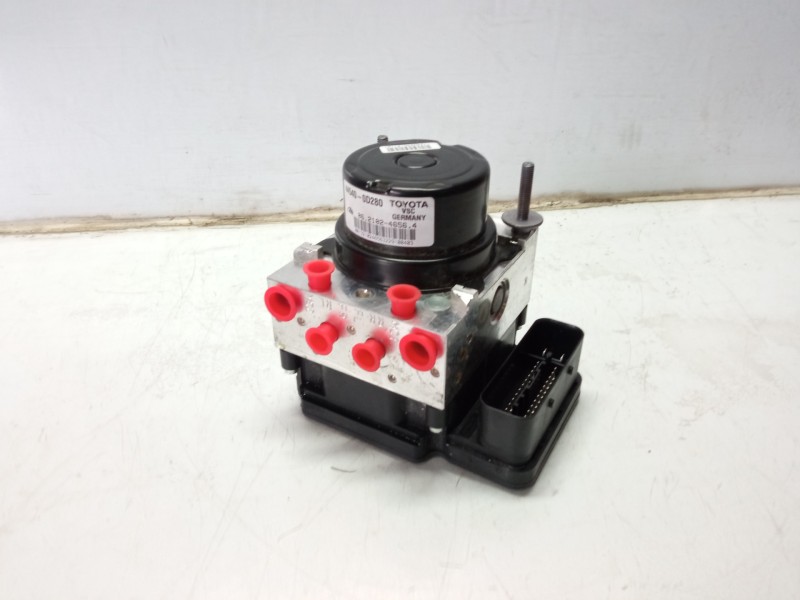 Recambio de abs para toyota yaris active referencia OEM IAM 445400D280 895410D480 