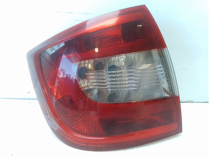 Recambio de piloto trasero izquierdo para skoda rapid (nh3, nk3, nk6) 1.6 tdi referencia OEM IAM 5JH945111  