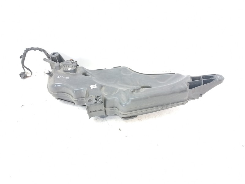 Recambio de deposito adblue para seat ateca (kh7) fr referencia OEM IAM 5Q0131877AA  