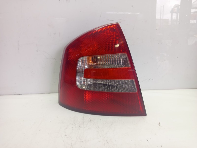Recambio de piloto trasero izquierdo para skoda octavia ii (1z3) 1.9 tdi referencia OEM IAM 1Z5945111A  
