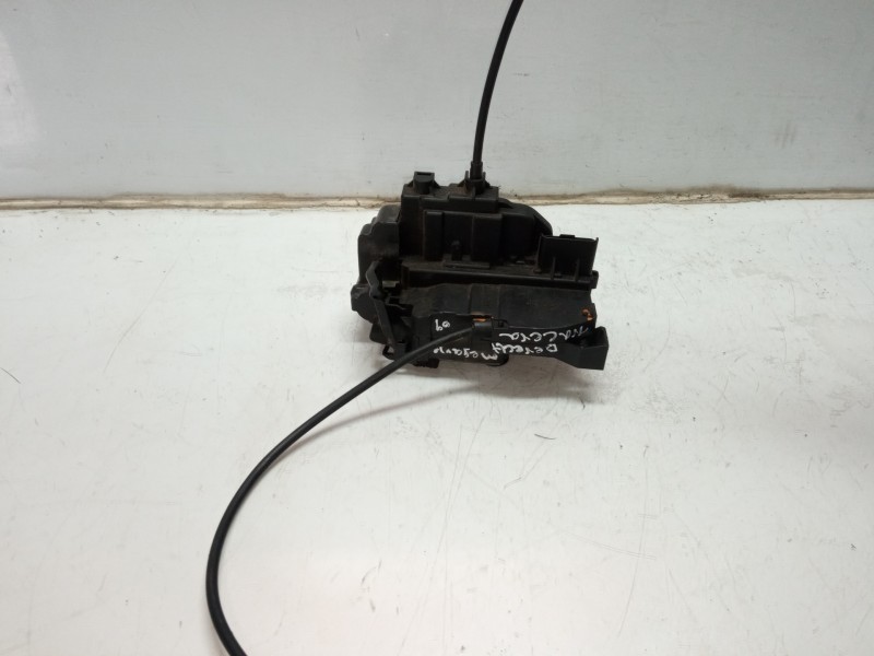 Recambio de cerradura puerta trasera derecha para renault megane ii berlina 5p referencia OEM IAM 825020001R  