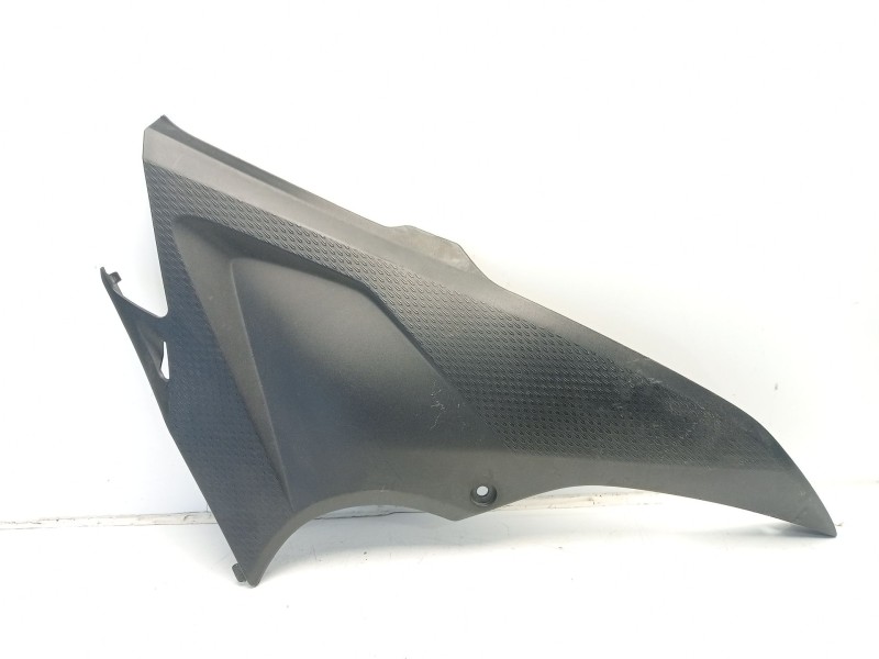 Recambio de moldura para honda cb 500f referencia OEM IAM 83510J000  