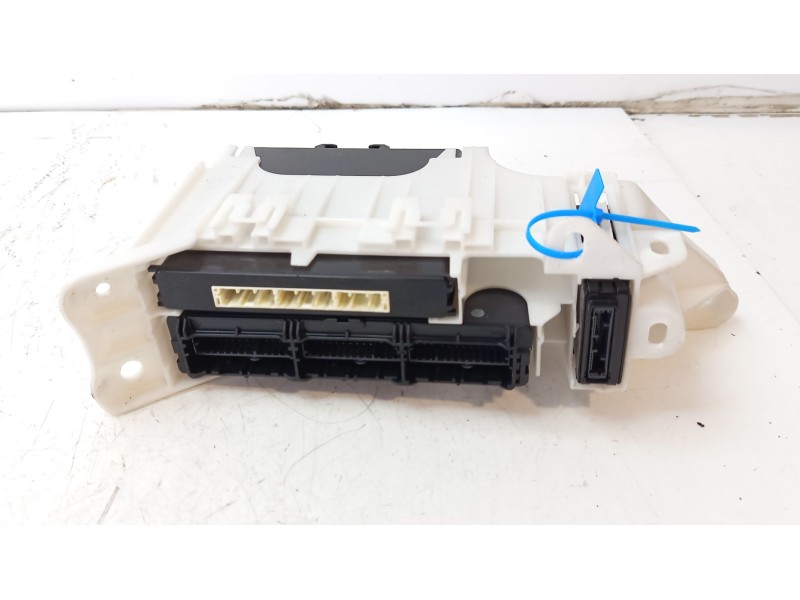 Recambio de modulo electronico para lexus ux (za10) 250h referencia OEM IAM 8998176240  8911176050