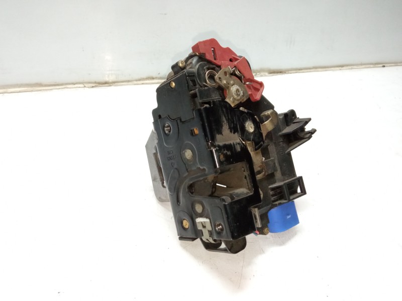 Recambio de cerradura puerta delantera izquierda para audi a3 (8p) 2.0 tdi ambition referencia OEM IAM 4E1837015  