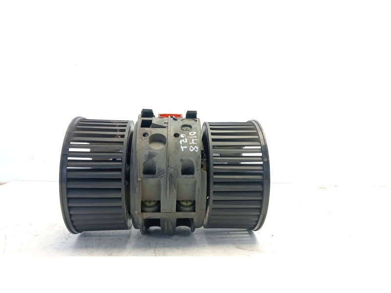 Recambio de ventilador calefaccion para renault megane iii sport tourer expression referencia OEM IAM 272104937R  