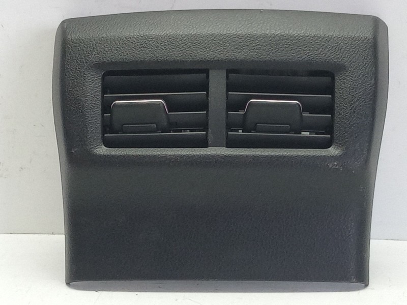 Recambio de rejilla aireadora para lexus is 300h referencia OEM IAM 5886053030  