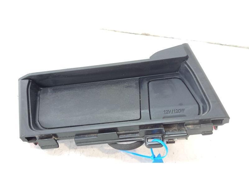 Recambio de molduras delanteras para lexus ux (za10) 250h referencia OEM IAM 5881376010  5882176060 / 5882076030