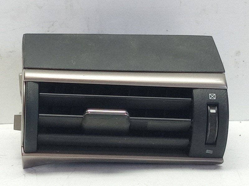 Recambio de rejilla aireadora para lexus is 300h referencia OEM IAM 5566053130C0 5566053130 