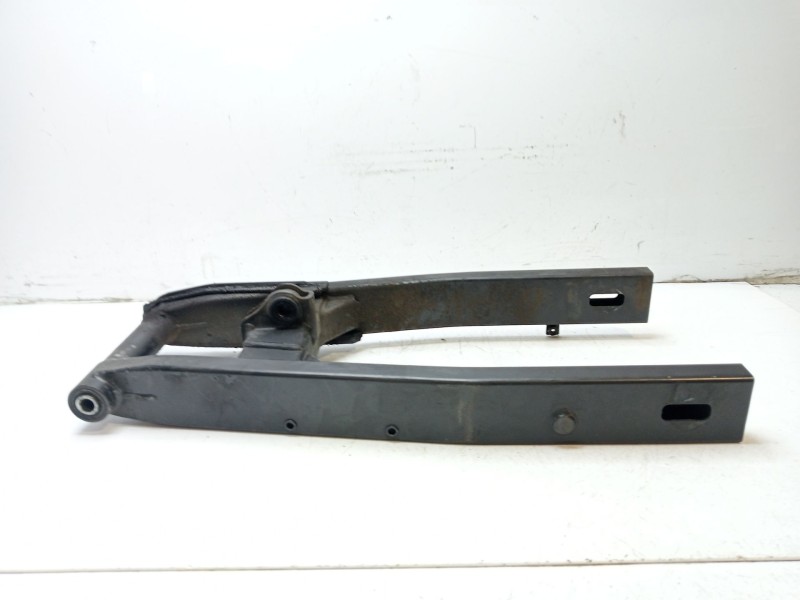 Recambio de brazo suspension trasero izquierdo para honda cb 500f referencia OEM IAM 52200MGZJ00  