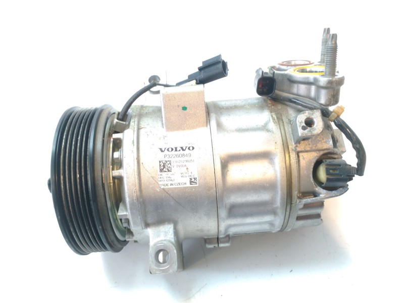 Recambio de compresor aire acondicionado para volvo xc 40 business plus awd referencia OEM IAM 36011415  