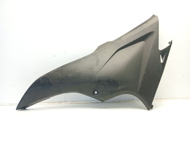 Recambio de moldura para honda cb 500f referencia OEM IAM 83610MGZJ000  
