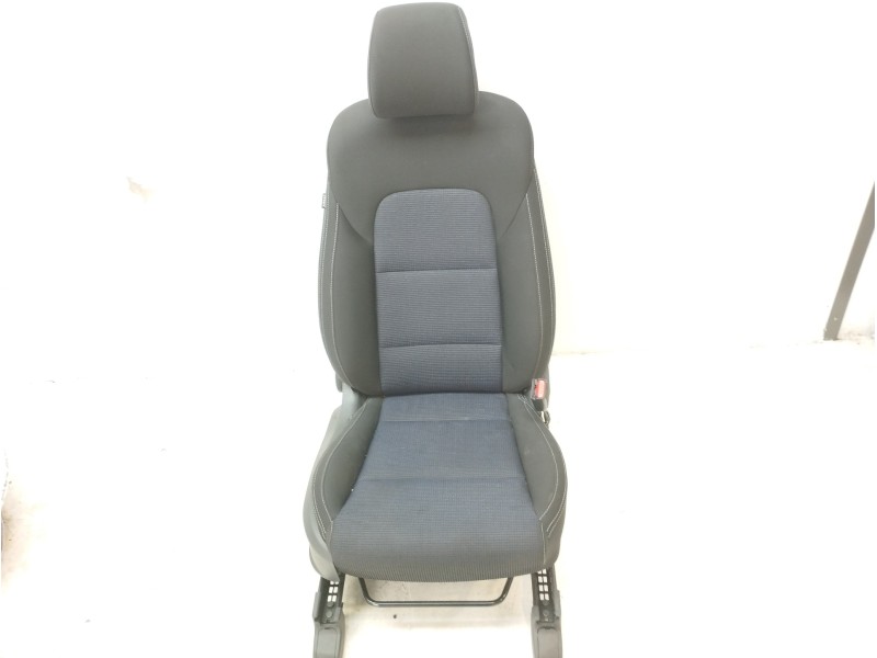 Recambio de asiento delantero derecho para hyundai tucson kosmo bluedrive 2wd referencia OEM IAM 88200D7010T2C 88200D7010T2C 133