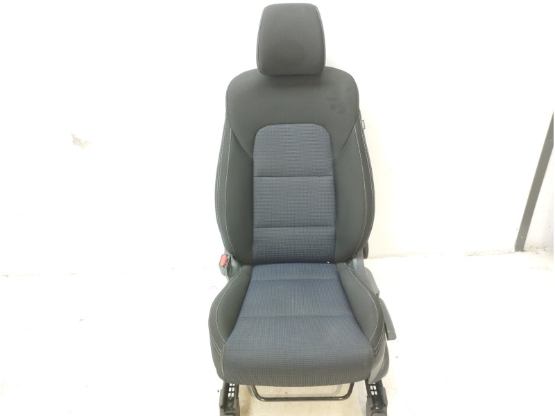 Recambio de asiento delantero izquierdo para hyundai tucson kosmo bluedrive 2wd referencia OEM IAM 88100D7012NNH  