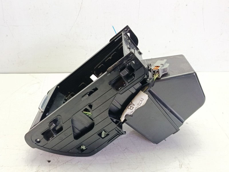 Recambio de moldura para land rover discovery sport (l550) 2.0 d 4x4 referencia OEM IAM LR096831  
