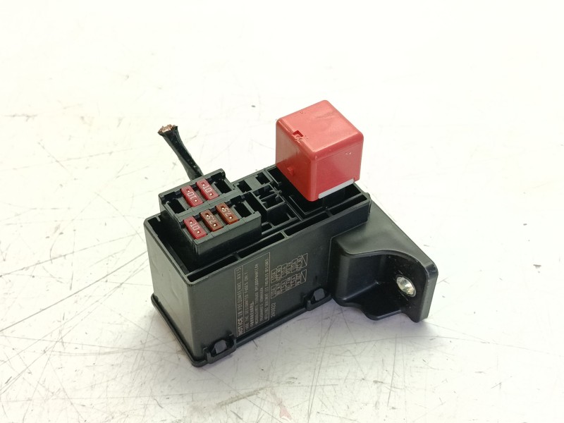 Recambio de caja reles / fusibles para toyota yaris (_p21_, _pa1_, _ph1_) 1.5 hybrid (mxph10) referencia OEM IAM 82663K0050 9098
