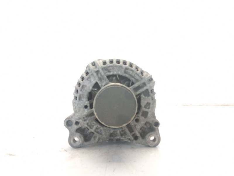 Recambio de alternador para volkswagen polo (9n1) conceptline referencia OEM IAM 045903023A  