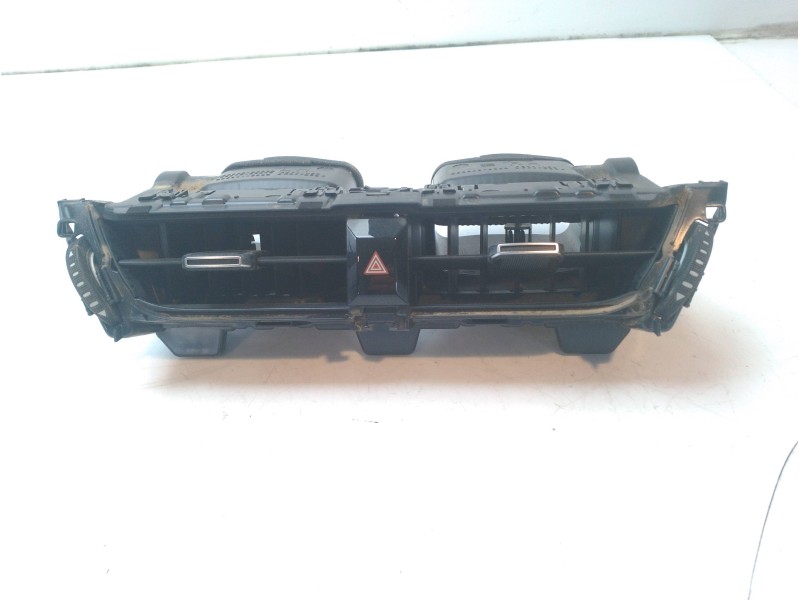 Recambio de rejilla aireadora para toyota corolla (e21) hybrid advance referencia OEM IAM 5567002840C0  
