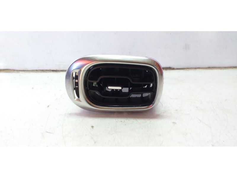 Recambio de rejilla aireadora para citroën c3 picasso feel referencia OEM IAM 9682570377 8578007010 