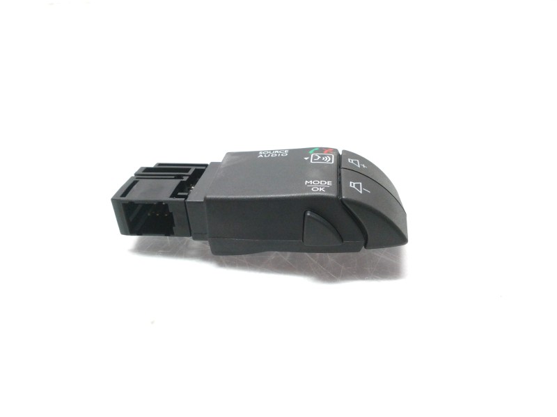 Recambio de mando multifuncion para dacia sandero 1.0 tce cat referencia OEM IAM 8200950420  