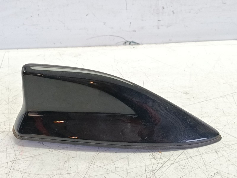 Recambio de antena para toyota yaris (_p21_, _pa1_, _ph1_) 1.5 hybrid (mxph10) referencia OEM IAM 8676002160 867077K0010C0 