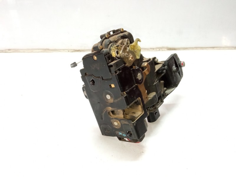 Recambio de cerradura puerta delantera izquierda para volkswagen polo (9n1) gt referencia OEM IAM 3B1837015A  