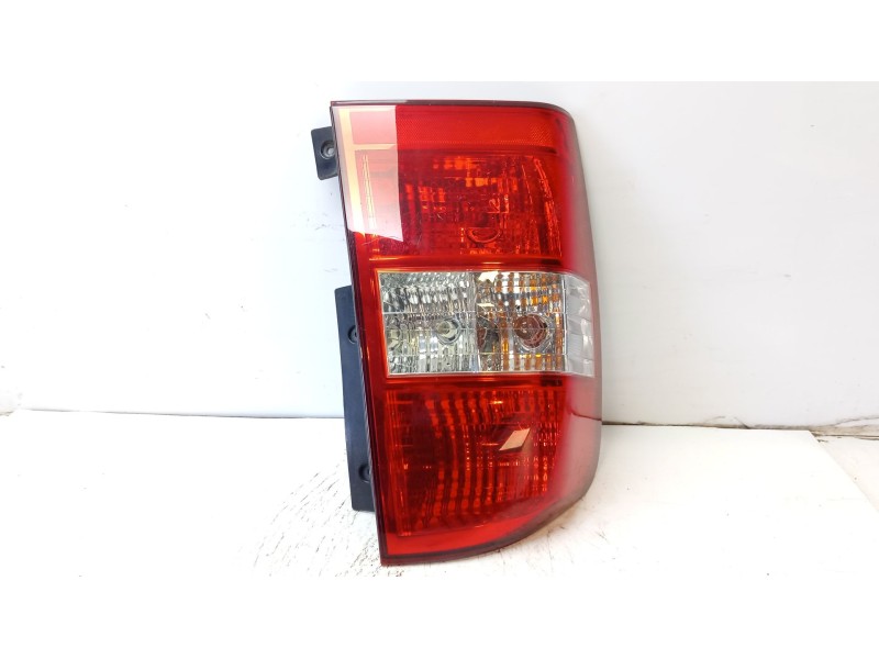 Recambio de piloto trasero izquierdo para kia carnival 2.9 crdi cat referencia OEM IAM 924014D110  
