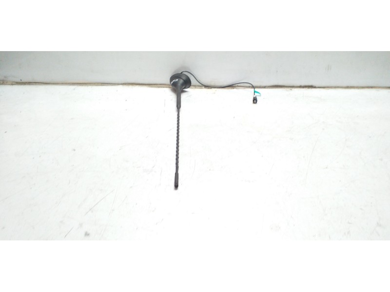 Recambio de antena para citroën c3 picasso feel referencia OEM IAM 9674768680  