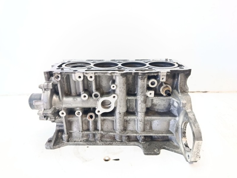 Recambio de bloque motor para hyundai i30 (gd) black line bluedrive referencia OEM IAM 211102U002 D4FE 
