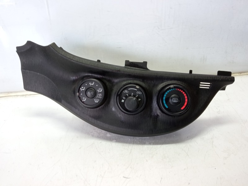 Recambio de mando calefaccion / aire acondicionado para toyota yaris active referencia OEM IAM   
