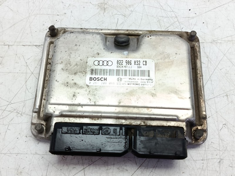 Recambio de centralita motor uce para audi a3 (8p) 3.2 ambition quattro referencia OEM IAM 022997033AX  