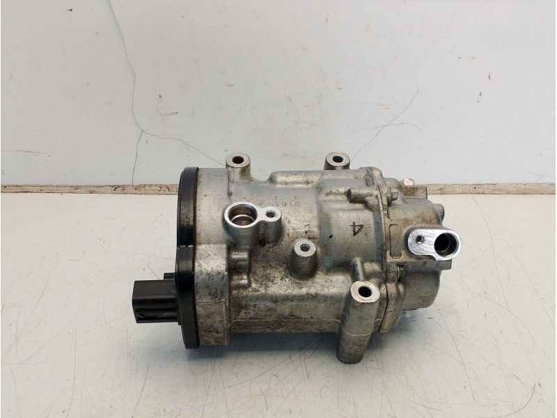 Recambio de compresor aire acondicionado para toyota corolla (e21) referencia OEM IAM 8837012080  