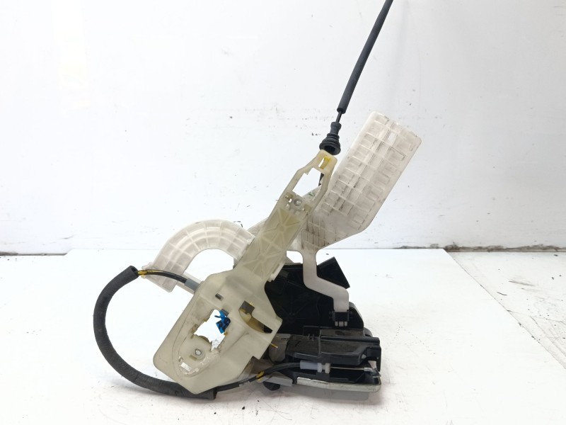 Recambio de cerradura puerta trasera derecha para kia carens ( ) referencia OEM IAM 81420A4030  