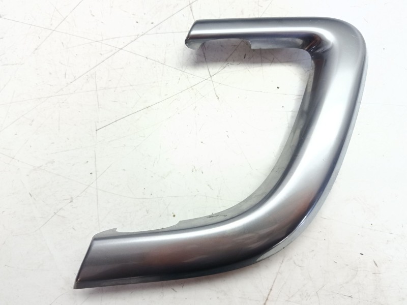 Recambio de molduras delanteras para land rover discovery sport (l550) 2.0 d 4x4 referencia OEM IAM LR078978  