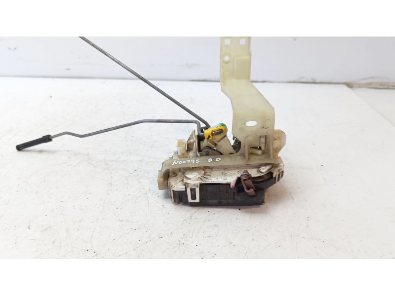 Recambio de cerradura puerta delantera derecha para chrysler jeep compass 2.0 crd cat referencia OEM IAM 04589416AG  