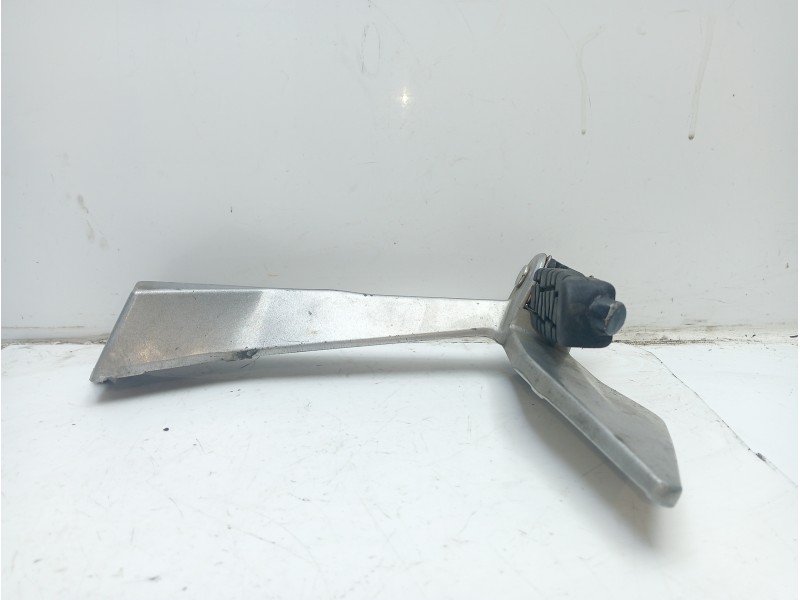 Recambio de suelo para ktm 125 duke referencia OEM IAM 90103048000  