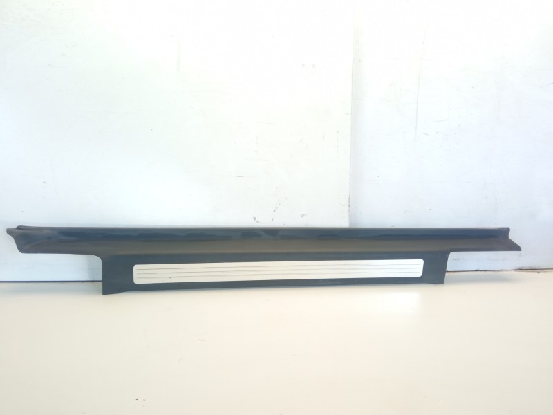 Recambio de moldura para mercedes-benz clase r (w251) 350 (251.056) referencia OEM IAM A2516800335  