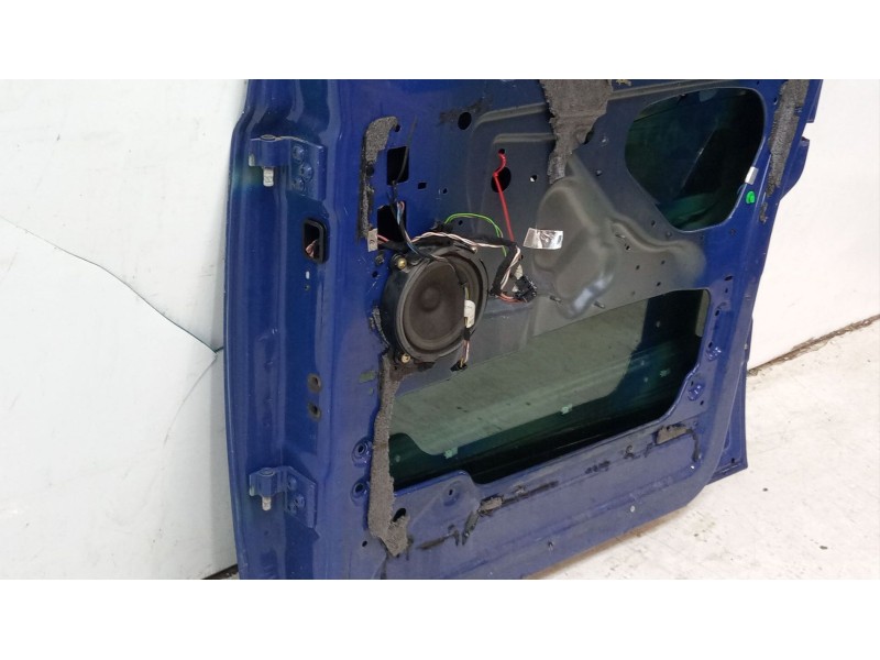 Recambio de puerta delantera derecha para mercedes-benz vito combi 06.2003 referencia OEM IAM A6397201105  