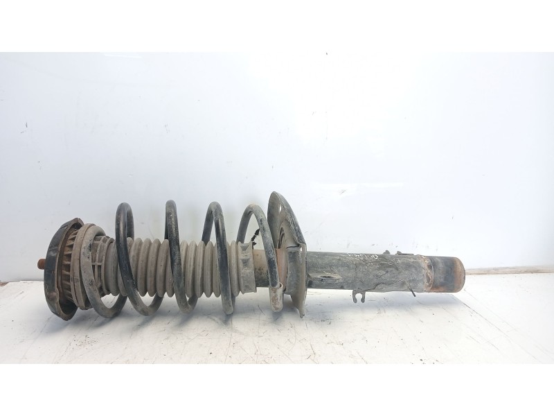 Recambio de amortiguador delantero izquierdo para peugeot 208 referencia OEM IAM 1635531880  