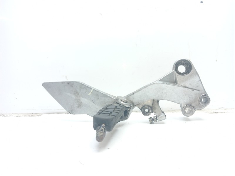 Recambio de suelo para ktm 125 duke referencia OEM IAM 90103039000  