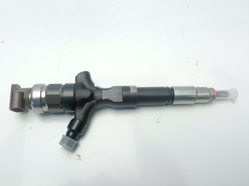 Recambio de inyector para toyota land cruiser (j12) 3.0 turbodiesel referencia OEM IAM 2367039185 2367030140 