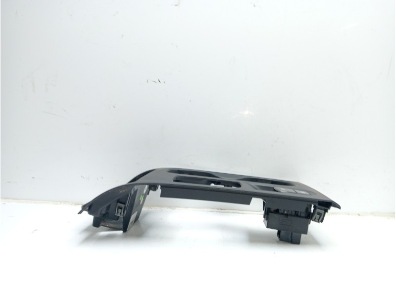 Recambio de moldura para volvo xc 40 business plus awd referencia OEM IAM 31469010  