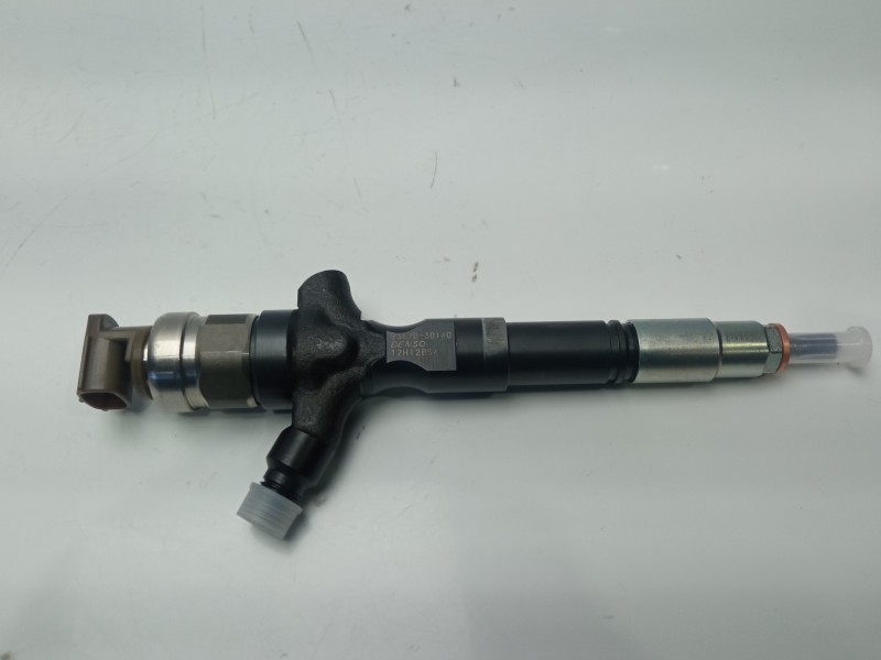 Recambio de inyector para toyota land cruiser (j12) 3.0 turbodiesel referencia OEM IAM 2367039185 2367030140 0A001009