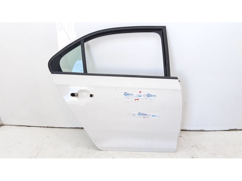 Recambio de puerta trasera derecha para skoda rapid (nh3, nk3, nk6) 1.6 tdi referencia OEM IAM 5JA833056B  