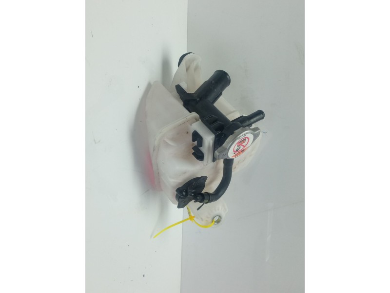 Recambio de deposito expansion para lexus ux (za10) 250h referencia OEM IAM 1647037040  1650237040
