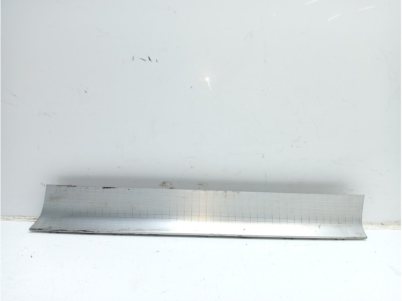 Recambio de molduras delanteras para volvo xc 40 business plus awd referencia OEM IAM 31442674  