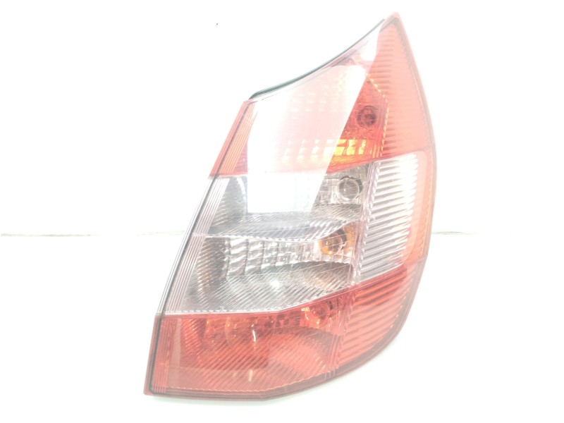 Recambio de piloto trasero derecho para renault scenic ii 2.0 referencia OEM IAM 8200127702  