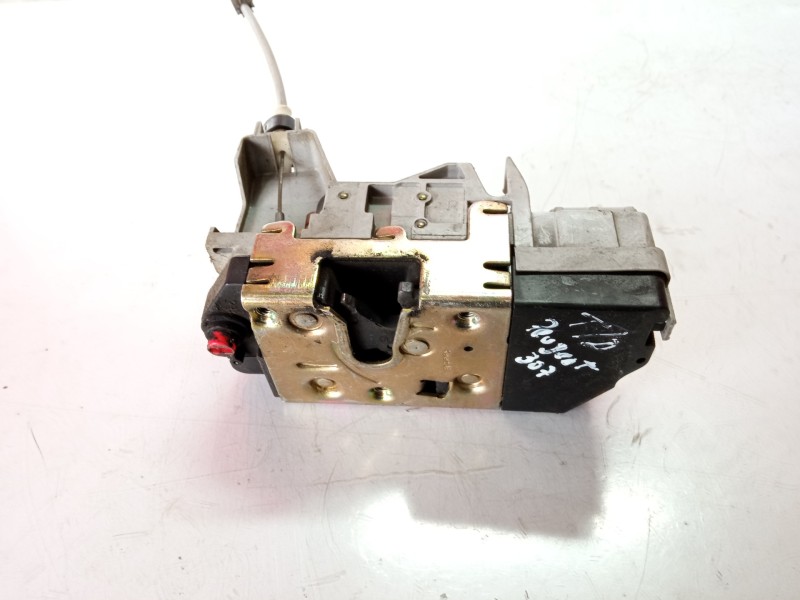 Recambio de cerradura puerta trasera derecha para peugeot 307 break / sw (s1) referencia OEM IAM 9138G0  