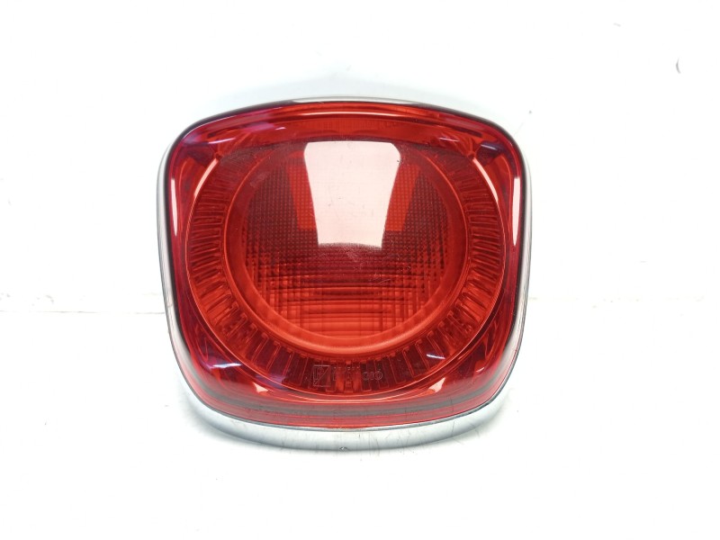 Recambio de piloto trasero central para piaggio (vespa) vespa 125ie 3v primavera referencia OEM IAM 1D002118  