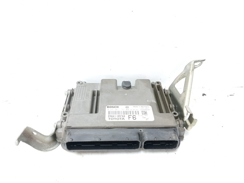 Recambio de centralita motor uce para toyota avensis touring sports business advance referencia OEM IAM 8966105F60  