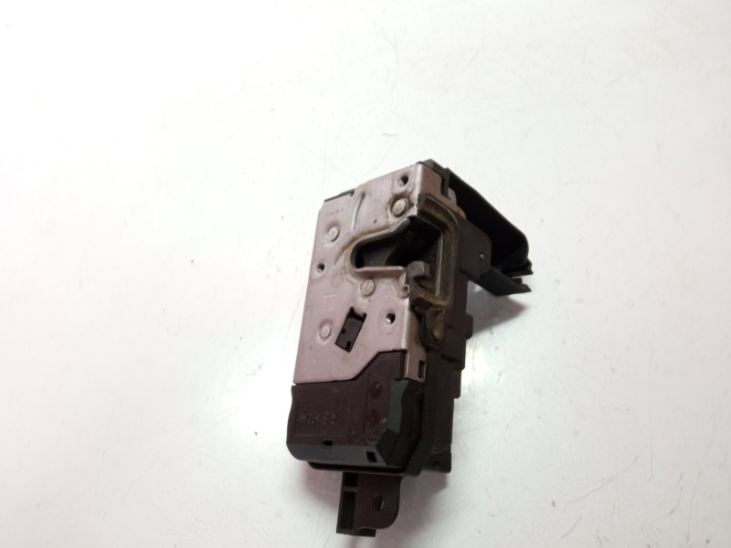 Recambio de cerradura puerta delantera derecha para opel astra gtc energy referencia OEM IAM 13128112  